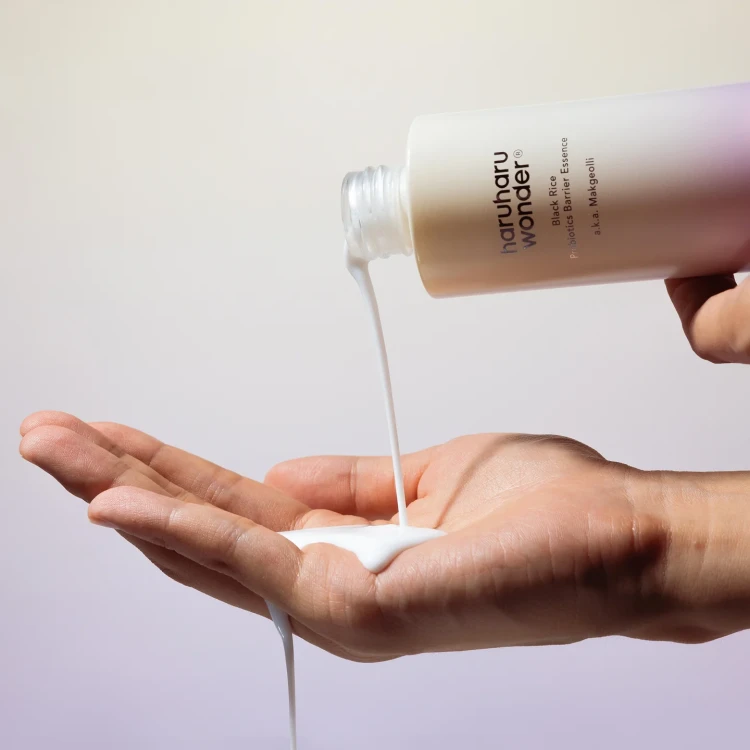 Haruharu Wonder Black Rice Probiotics Barrier Essence a.k.a. Makgeolli - Kojąca Esencja do Twarzy, 120ml stosowanie